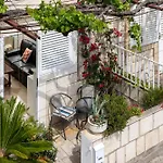 Beach Apartment Francesko At Unbeatable Location